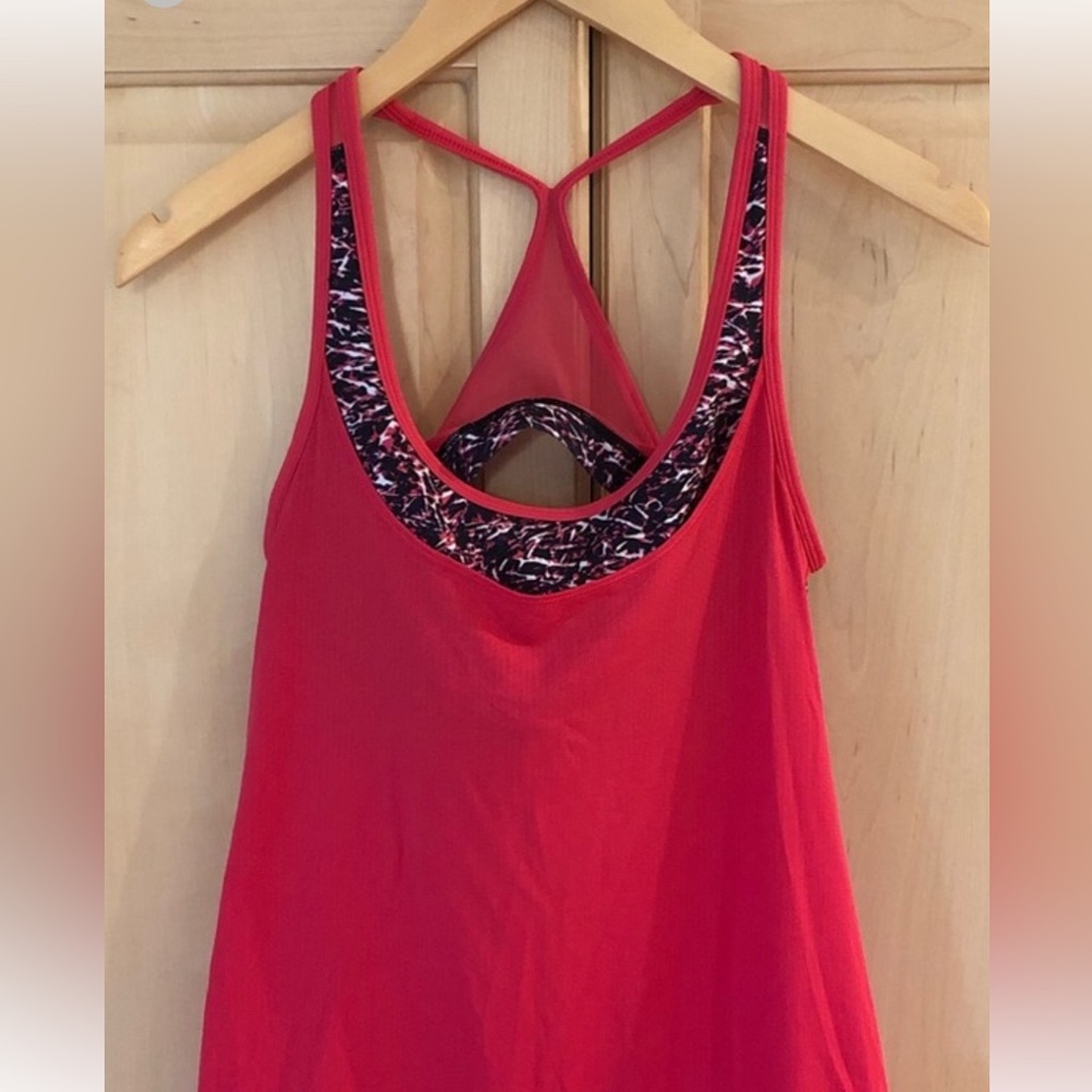 🌸 Lululemon Racerback Tank with Built-In Bra 🌸 - Picture 7 of 10
